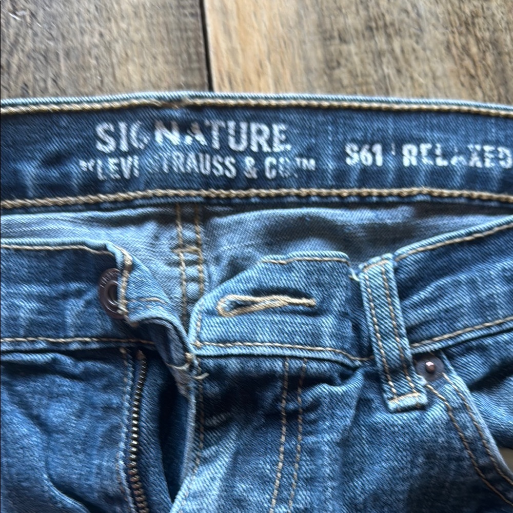 Signature by Levi Strauss & Co. Blue Jeans. CHEAP work jeans!